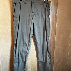 Lululemon Men’s Commission Pant Classic Swift Cotton 38x34 In khaki